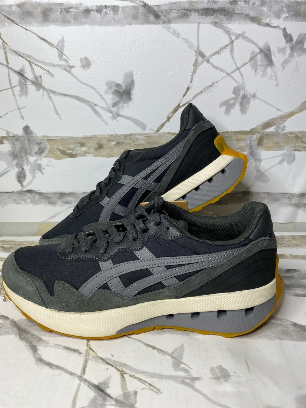 Asics Jogger X81 Black Carbon New w/Tags